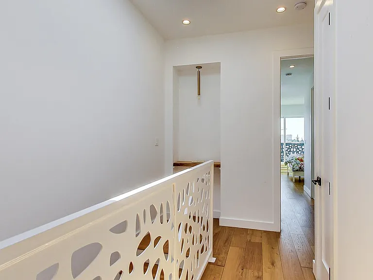 25 U St NE #2 — Photo 16