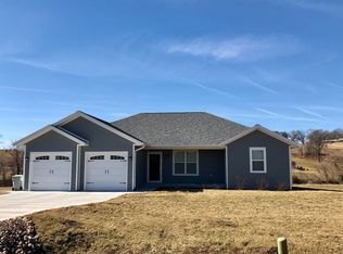 27860 S Scout Ridge Dr, Maryville, MO 64468