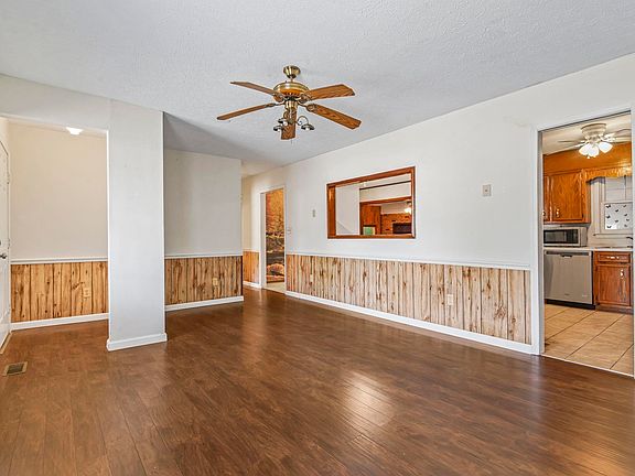 5th image of 409 Pearl St.