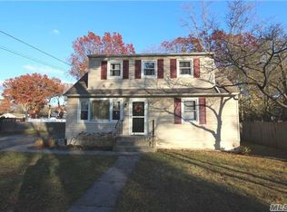 2723 Locust Ave, Ronkonkoma, NY 11779