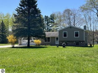 6919 Boone Rd, Traverse City, MI 49685