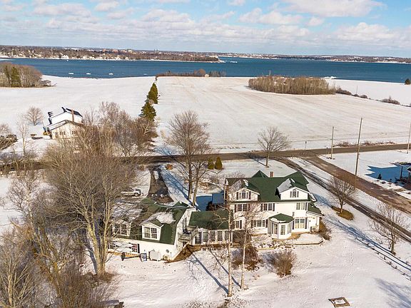 2nd image of 493 York Point Rd