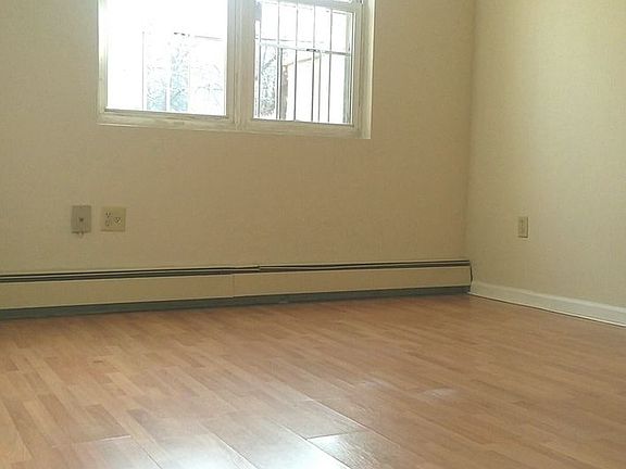 5th image of 347 Franklin Ave APT 1A