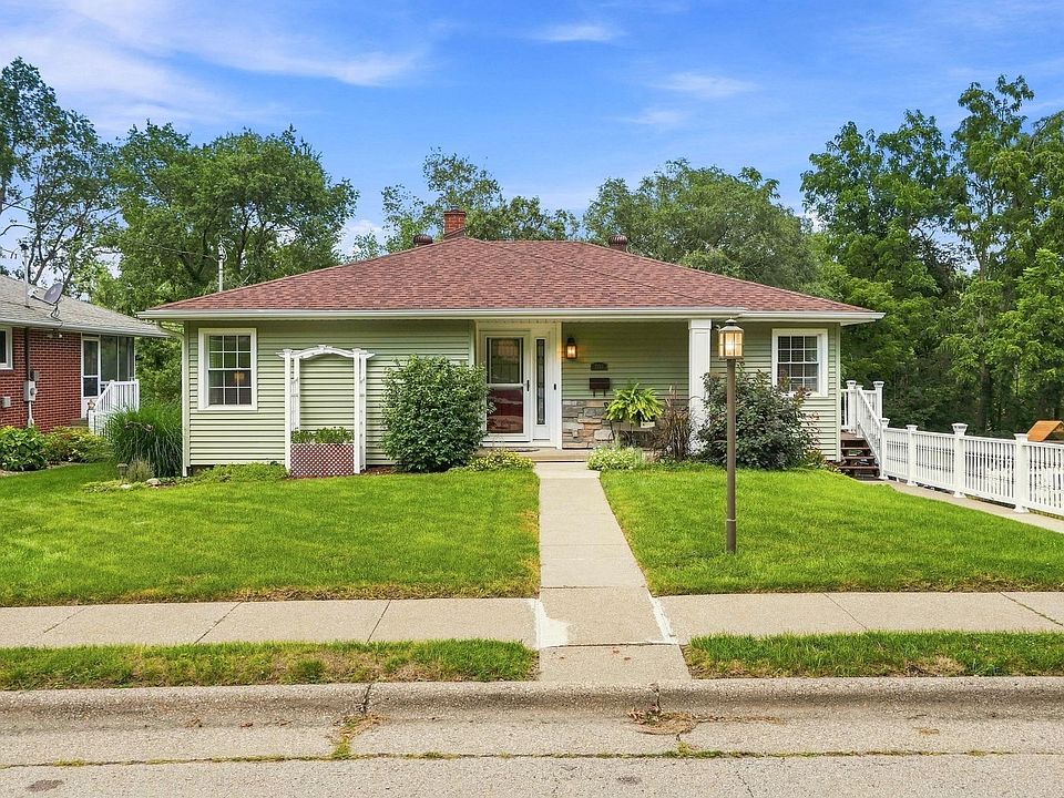 1st image of 2355 Coates St
