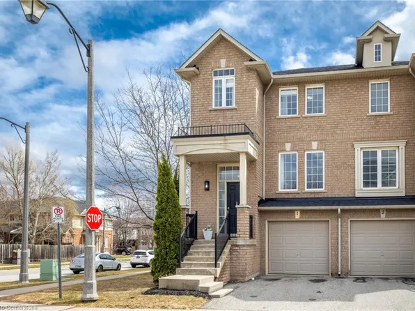 2280 Baronwood Dr #1, Oakville, ON L6M 4Z7