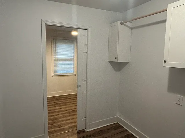 522 Meritta Ave — Photo 9