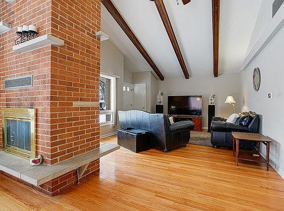 3rd image of 10221 S Kilbourn Ave