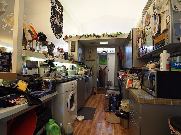 3rd image of 547 Elmwood Ave