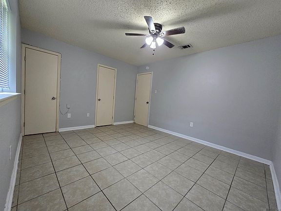 4th image of 9124 Avis Ave