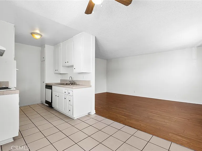 4924 Kester Ave #16 — Photo 6
