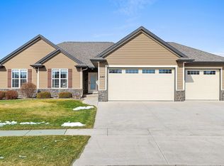 549 Pebblestone Cir, Hobart, WI 54155