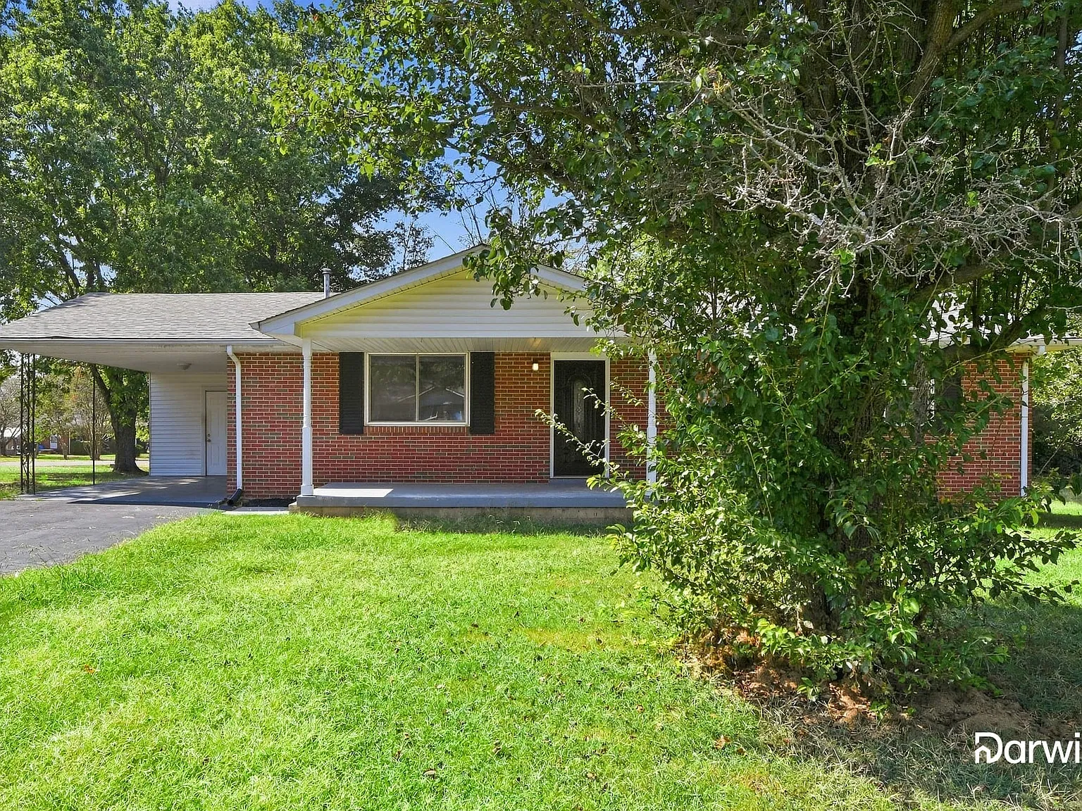 3 bed, 1.0 bath, 1209 sqft, $1,775 — Photo 1
