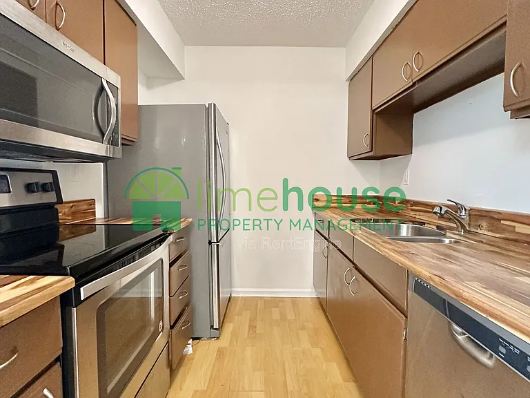 3207 Creekside Dr — Photo 6