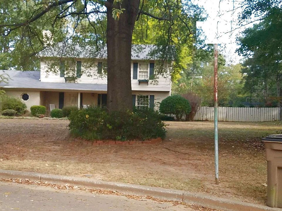 2nd image of 2512 Quince Dr SE