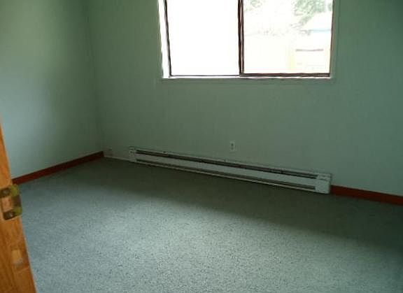 3rd image of 901 W Wyandotte Ave