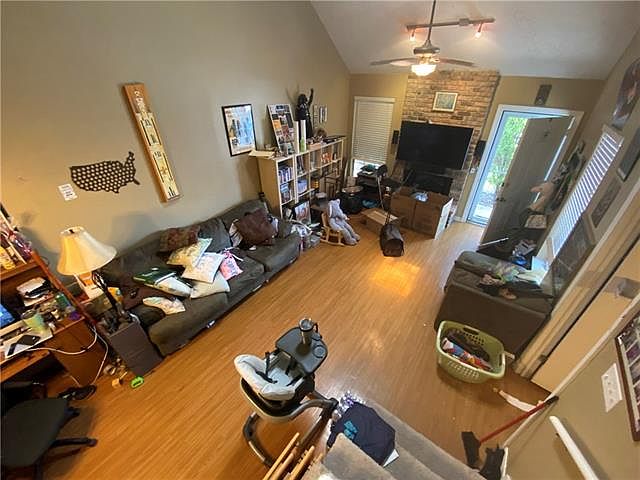 1st image of 101 Stanton Hall Dr