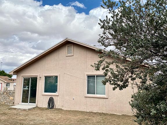 3rd image of 3093 Manny Aguilera Dr