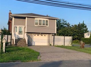 120 2nd Ave, Lindenhurst, NY 11757