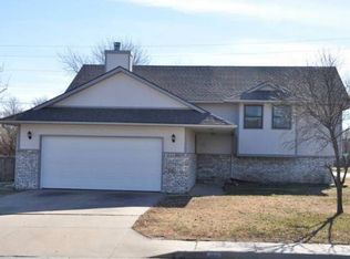 307 E Tall Tree Rd, Derby, KS 67037