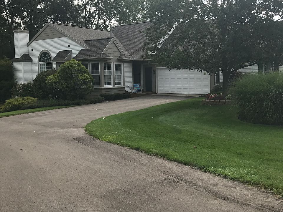 Huge private driveway