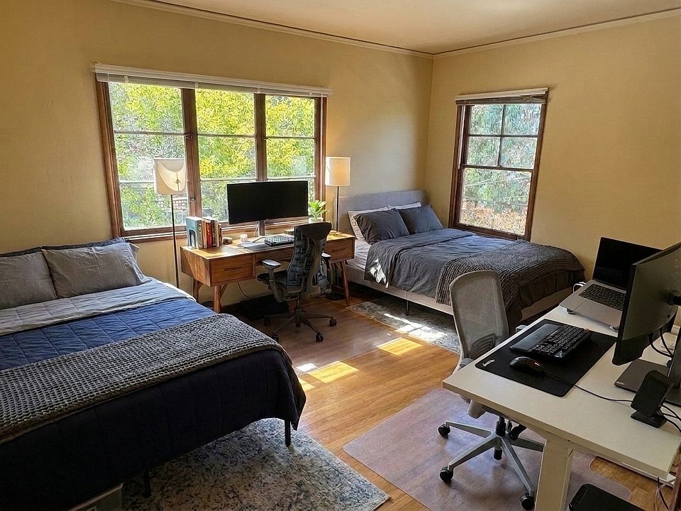 Upstairs bedroom 2