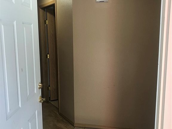 5th image of 822 Avalon Ct SE
