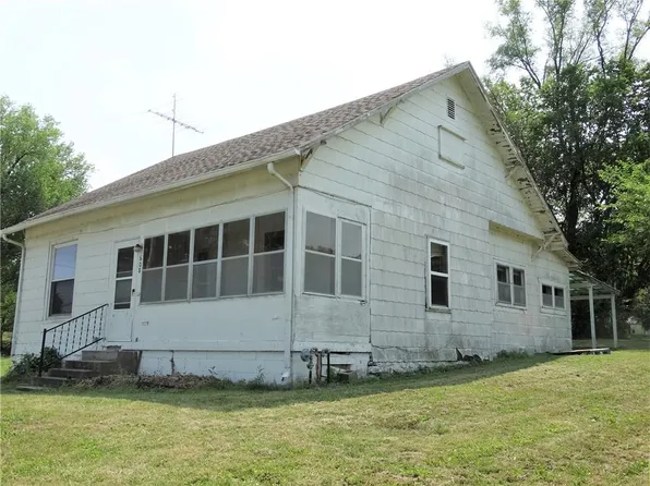 608 S Camden St, Richmond, MO 64085