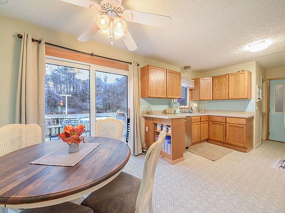 5th image of 11096 Woodbushe Dr SE