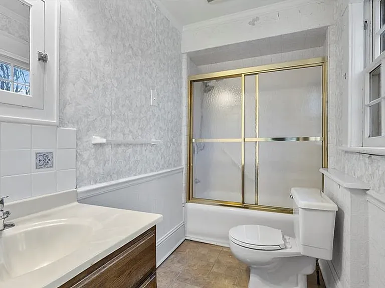 ensuite bathroom