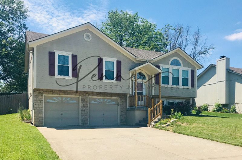 1st image of 308 NE Topaz Dr