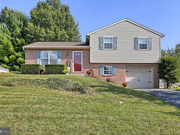 2nd image of 20 E Brookfield Dr #L-0072