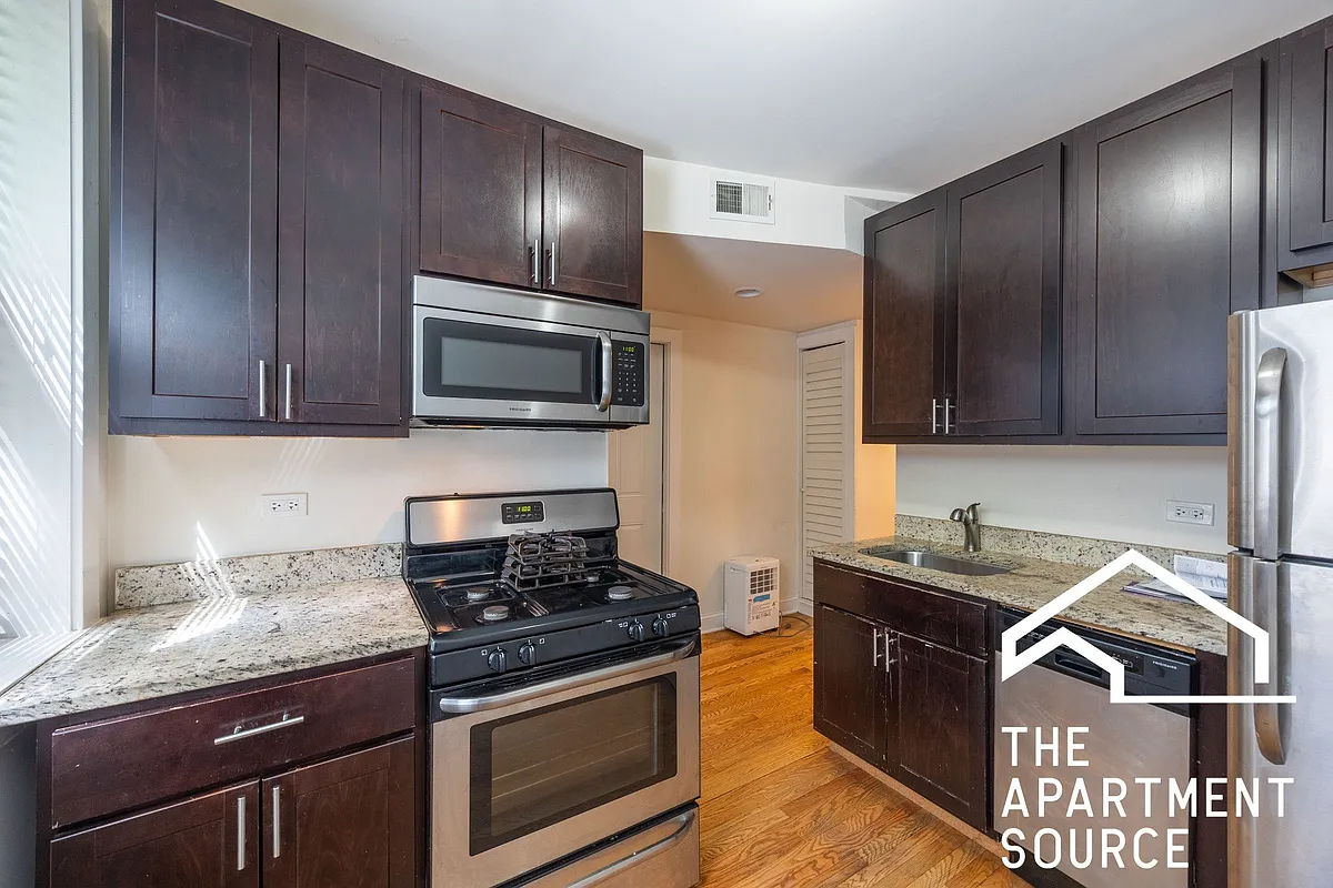 Building Photo - 4036.5 N Ashland Ave #GDS
