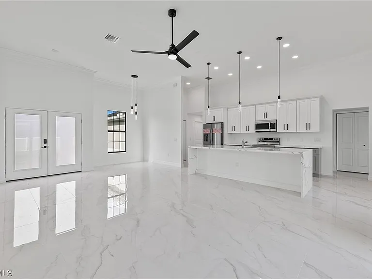 1413 NE 15th Terrace Cpe — Photo 6