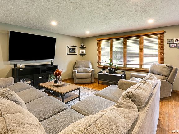 5th image of 373 Ayer Rd