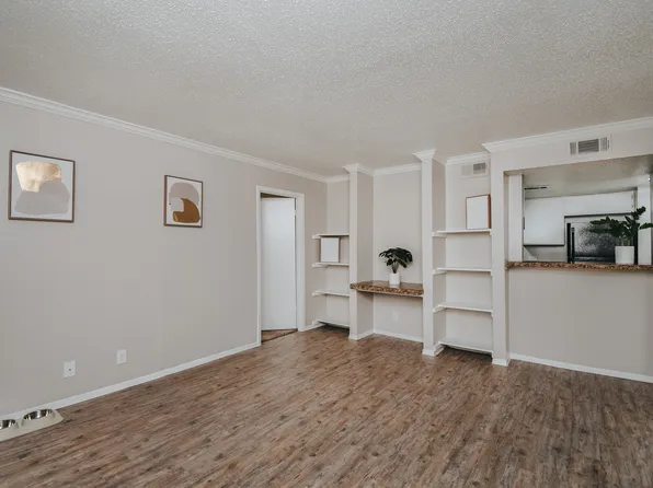 Parkwood Apartments