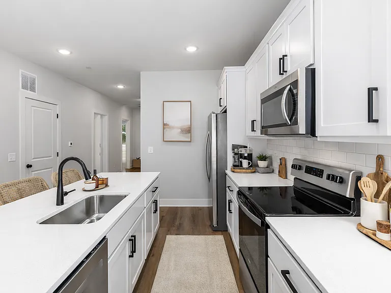 1004 Diamond Ave NE #1 — Photo 4