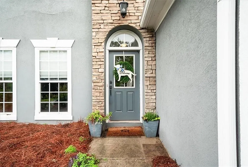 3 bed, 2.5 bath, 2210 sqft, $1,000 — Photo 3
