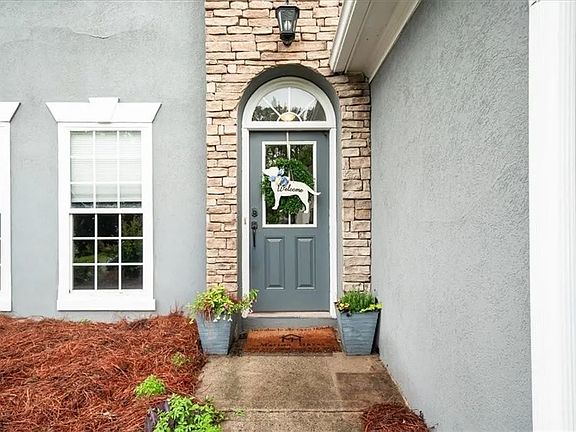 3rd image of 1630 Redbud Way