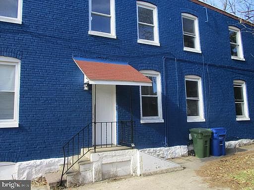 2nd image of 2910 Markley Ave