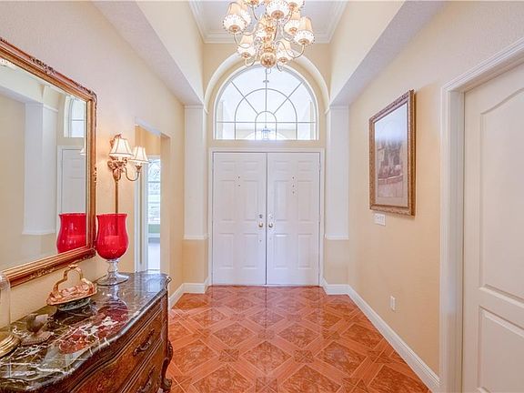 4th image of 945 Ekana Green Ct