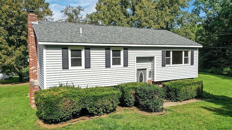 2nd image of 343 MIDDLE GROVE Road