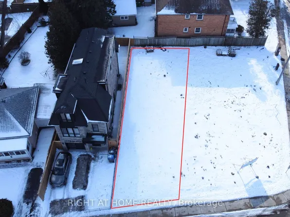 10 B Benson Ave, Mississauga, ON L5H 2P2