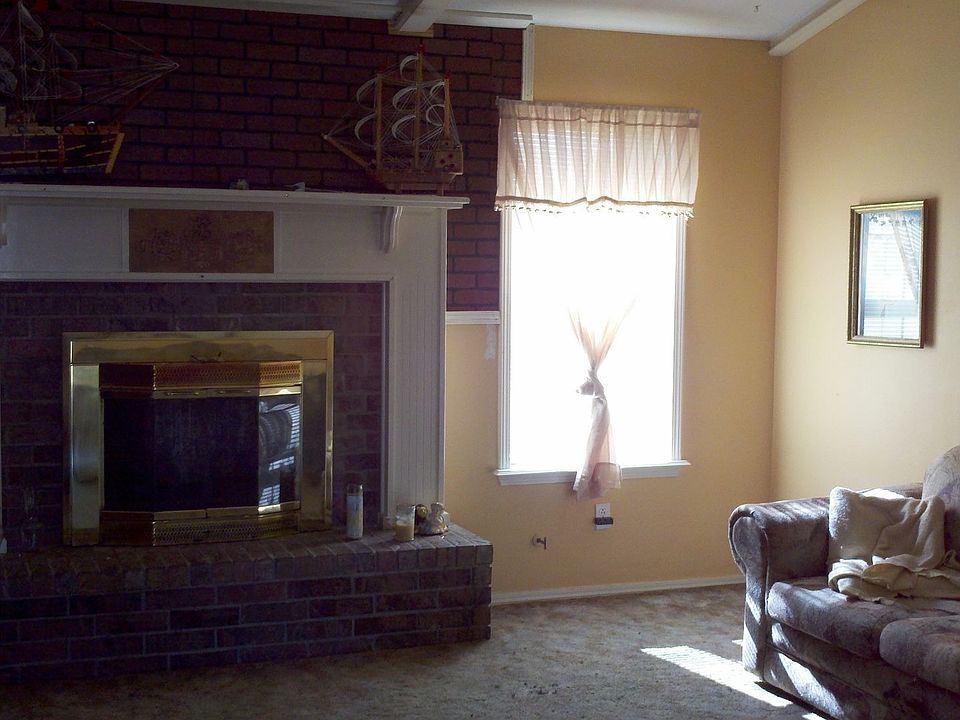 2nd image of 6114 Parks Rd