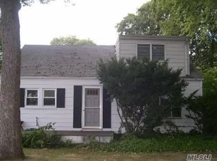 31 Bainbridge Ave, Melville, NY 11747