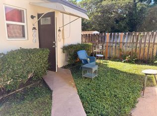 126 SE 10th St, Hallandale, FL 33009