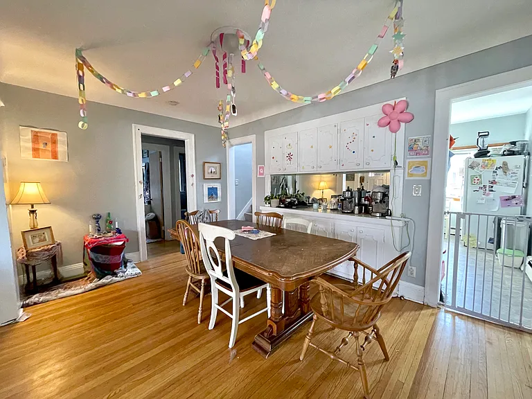 2080 Roblyn Ave — Photo 8