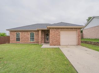501 W Carpenter St, Decatur, TX 76234