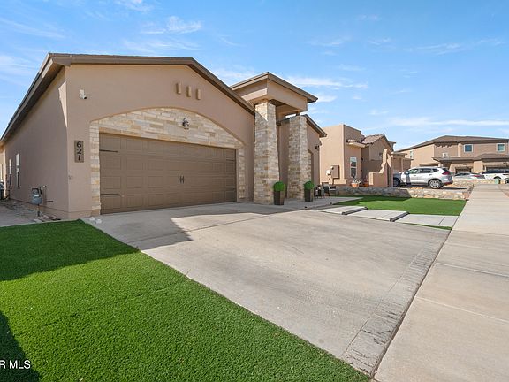 4th image of 621 La Entrada Cir