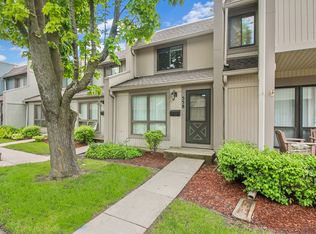 558 Pheasant Ct, Grayslake, IL 60030