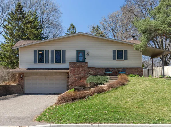 658 McCallum Dr, New Brighton, MN 55112